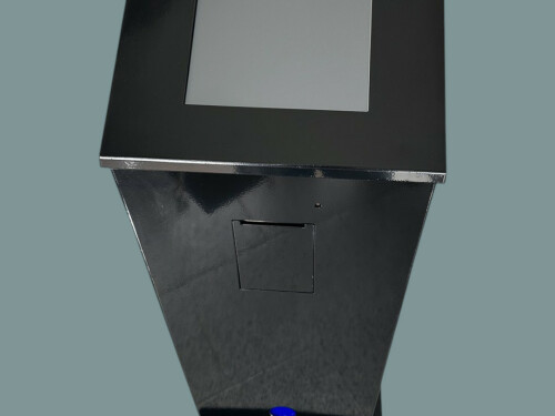 Quiosque Dispensador de Senhas, Ecrã táctil 15pol. Cor Preto